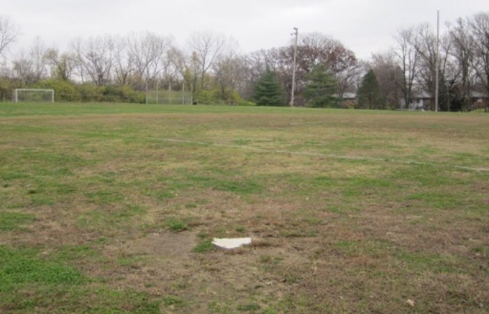 80sSportsNStuff's tweet photo. Summer Saturdays as a kid:
1) Place 10-15 calls to friends asking to play baseball.
2) Fill up Pizza Hut Relief Pitcher with unfiltered tap water.
3) Hop on my bike with bat, glove, and water on the handlebars.
4) Play 10 hours of unsupervised baseball on a field full of weeds. https://t.co/3armOPL0CY