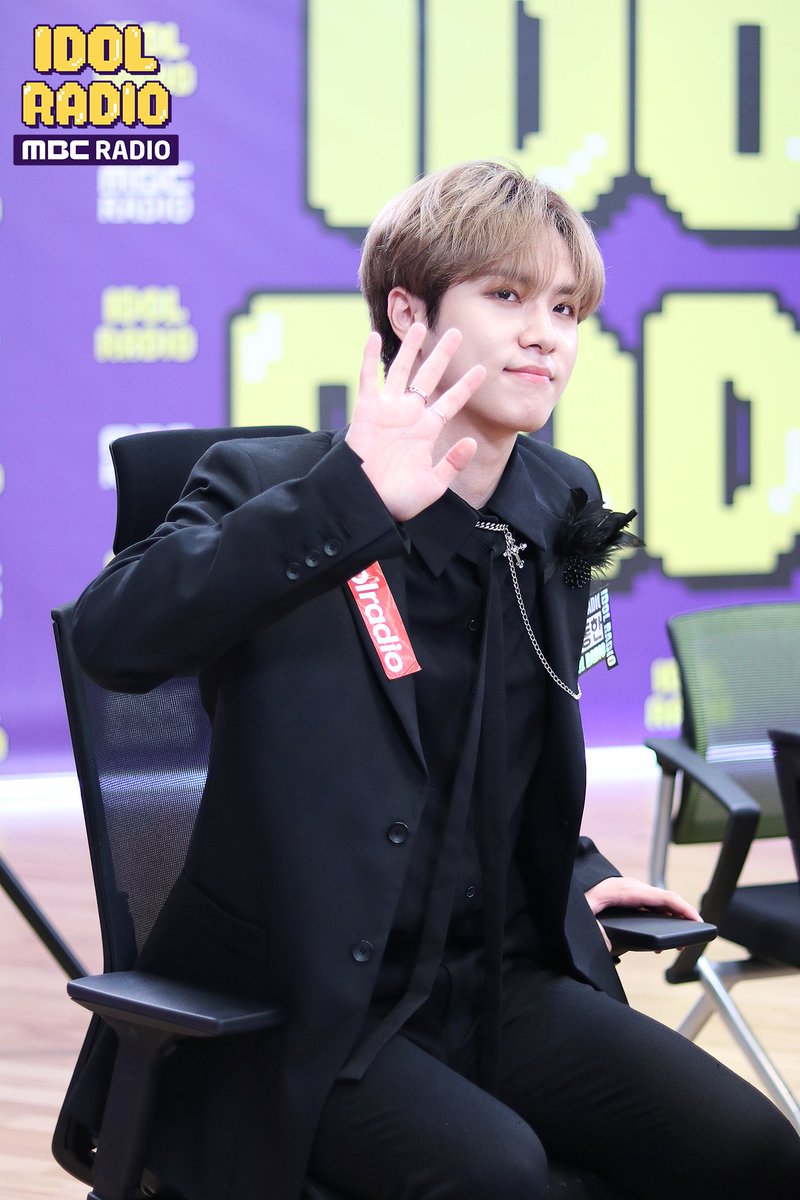 idolradiokorea's tweet photo. [#아이돌라디오 앨범 20190726] 

ep297. 들장미소년🌹 with JBJ95, 김동한, 노태현 

#IDOLRADIO #김동한 #KIMDONGHAN https://t.co/l9IKBZ59V7