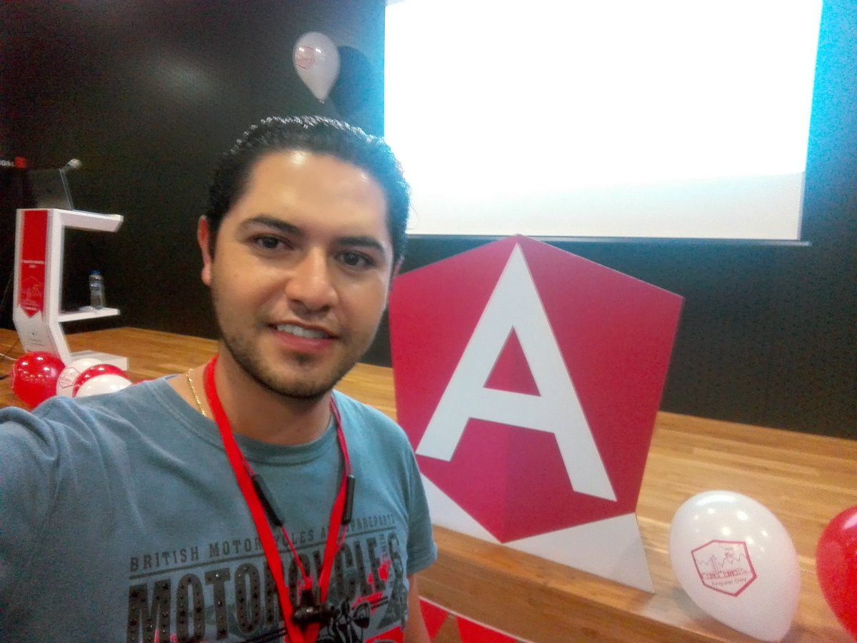 estefelipe89's tweet image. Mi frente brilla casi lo mismo que nuestros speakers en el @angulardaymed #angulardaymed