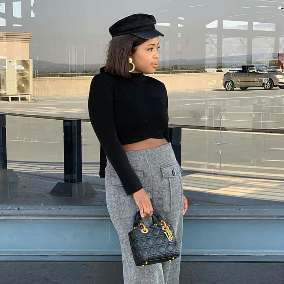 kivara_jewelry's tweet photo. 😍Dior small handbag
💎R1000
#GirlbuyZA #GirltalkZA #girls #retail #handbags #handbag #classybag #trendybags #Trending #trendybag #trendyaccessories #trendy #sale #bagsonsale #bagitupsa #bagitup https://t.co/hZOeMAZSfO