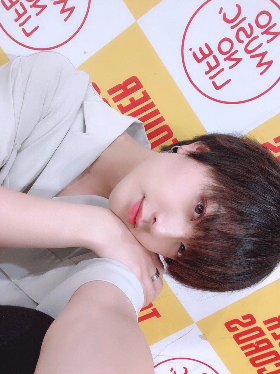 ivvy_hiroto's tweet photo. 自己紹介 固定ツイ用

・HIROTO
・1994.6.5
・180cm
・B型
・リーダー
・作詞、作曲もします
・サッカー⚽️とゲーム🎮を愛します
・食べるの大好きです🐷

#RT
#フォローしてください
#IVVY
#自己紹介 https://t.co/2YW7S8Xvj6