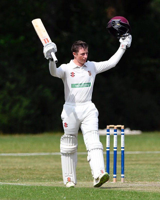 ruggerbloke's tweet photo. Superb batting performance by @Drapes02 today in @GK_SPCL match between @Bournemouth_CC v @South_Wilts_CC. He scored 106 not out in a @South_Wilts_CC score of 191 all out. @Bournemouth_CC are now batting. @swsportsnews @Drapes001 @WiltsCricket @dorsetcricket @journalupdate https://t.co/gKlWTtVipx