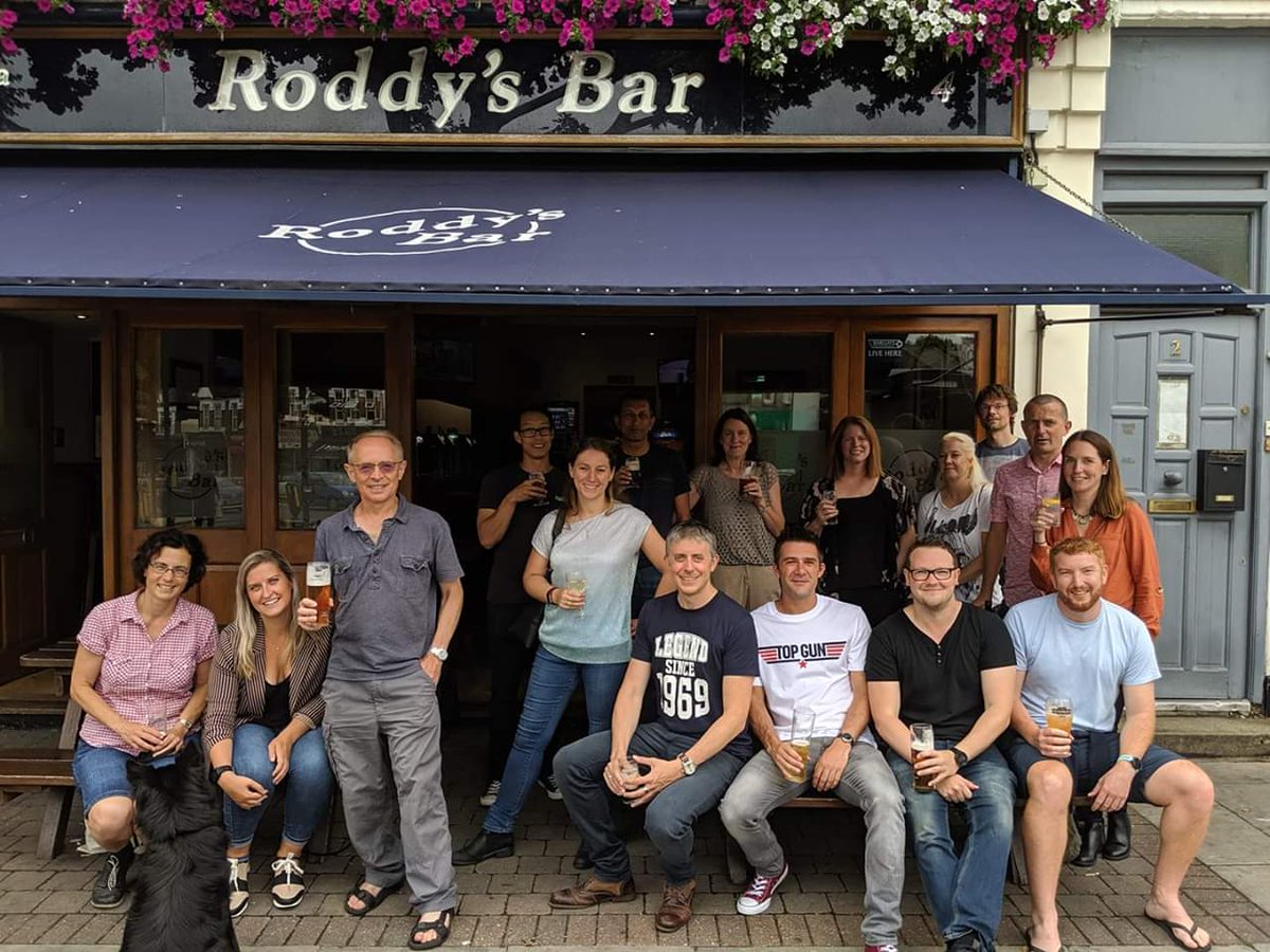 ealingeagles's tweet photo. Pub 2, just warming up  #EaglesSummerPubCrawl #drinkingclubwitharunningproblem https://t.co/bm1nxflBUr