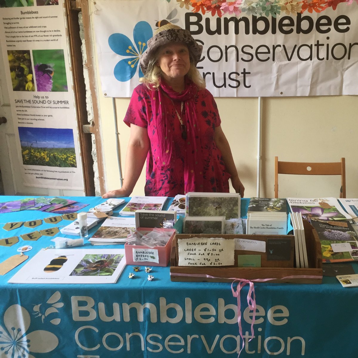 #volunteers for the BBCT <a href="/EnysGardens/">Enys Gardens</a> helping to create a #buzz this weekend, #July27th &amp; #July28th. Come along and see what you can #learn about #bumblebees! <a href="/BumblebeeTrust/">Bumblebee Conservation Trust</a> <a href="/bumble_being/">Charlotte Rankin</a> <a href="/GardenPenair/">Penair Garden</a>