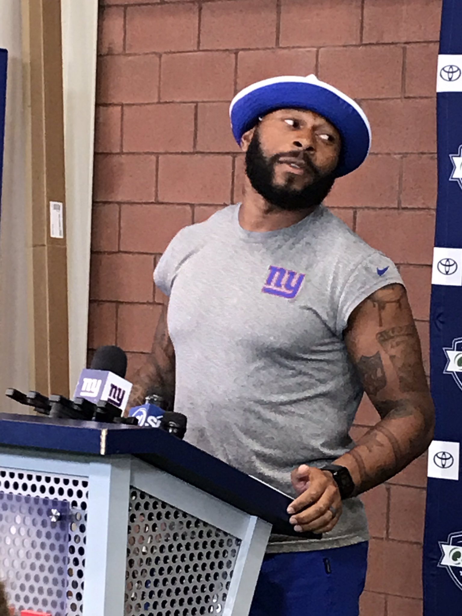 Giants fans wish Antoine Bethea a Happy Birthday.   