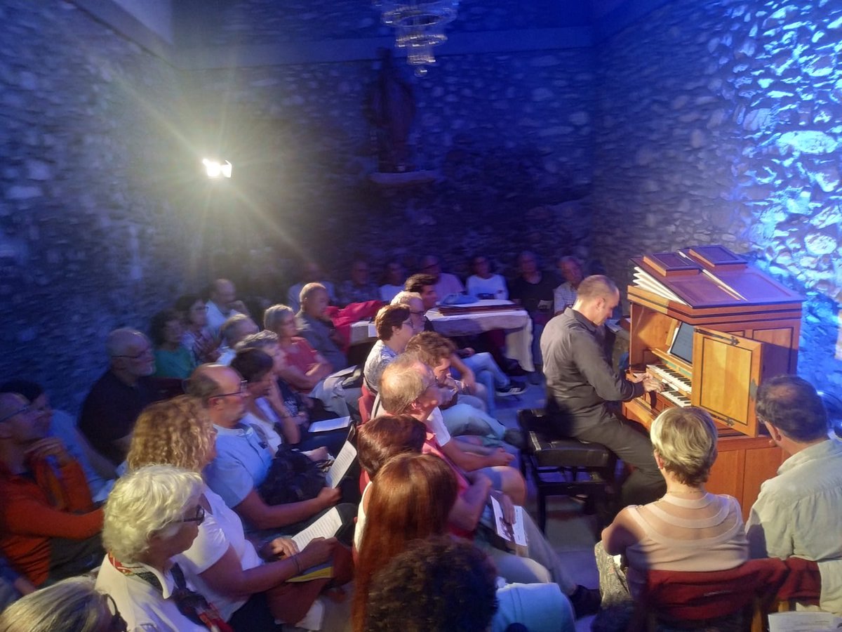 Festival_FeMAP's tweet photo. ☝🏻Entrades exhaurides avui a #Llívia @JDELARUBIA
Si voleu conèixer de prop la música de #cabezón i el #claviorgue #grenzingorgue demà últim concert a #Avià! https://t.co/T3LL37BUcL