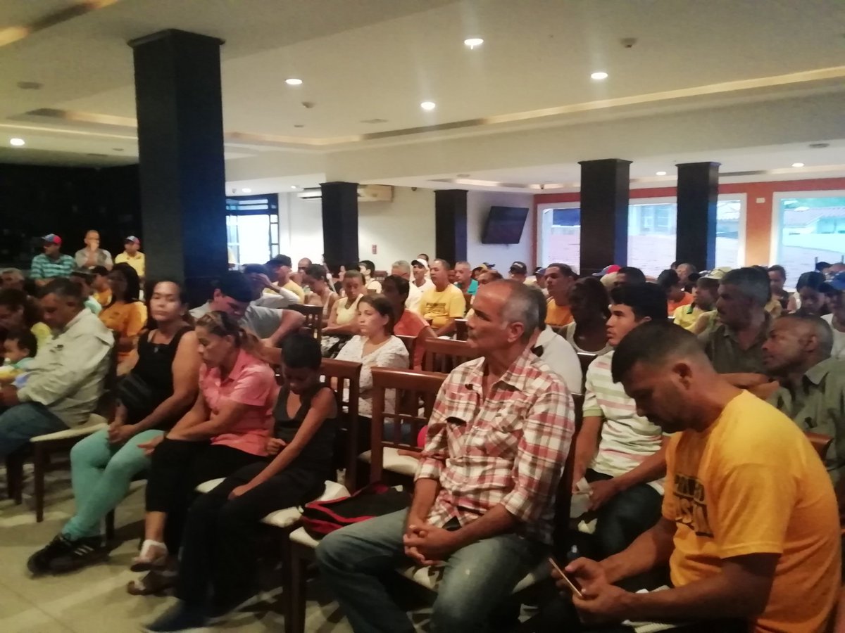 menfriaparis's tweet photo. RT CuaPrimero: Encuentro Zonal Valles del Tuy en #CuaUrdaneta #CompromisoDisciplinaPJ https://t.co/FMUxwkJXEj