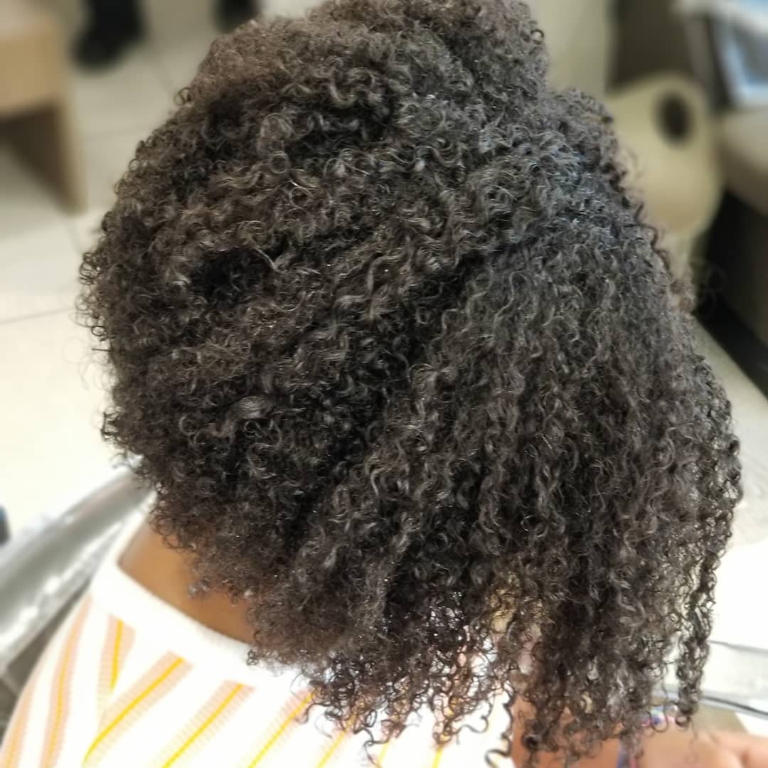 BUBBLESSalons's tweet image. The bouncier the curls, the happier the girl. Changing lives one curl at a time. 😉 #DevaCurlTransformation #DevaCurl #NaturalHair #BubblesBesties @DevaCurl Follow stylist: @nquisitv1