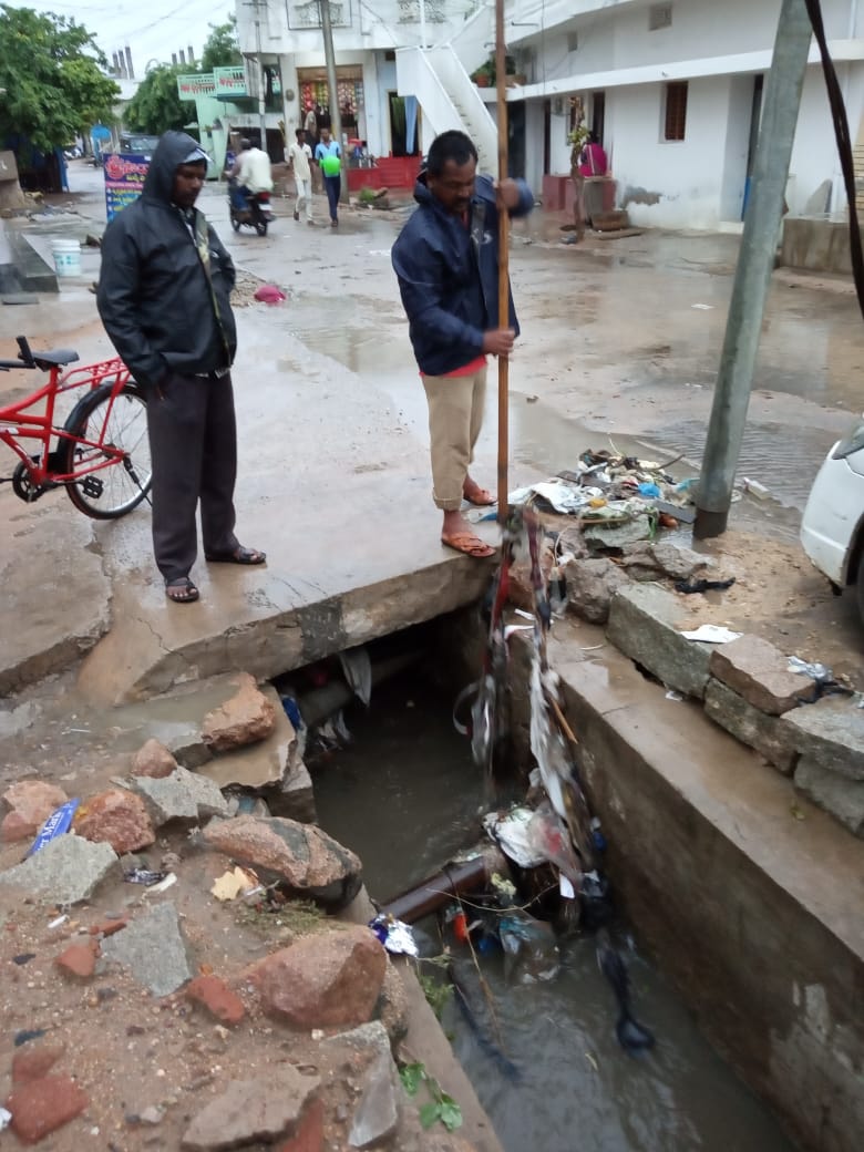 MC_Wanaparthy's tweet photo. We r always there for Wanaparthy ppl # Hats off to MCW Sanitation staff @arvindkumar_ias @cdmatelangana @SingireddyTRS @Collector_WNP @mahenderpalde @MC_Karimnagar @MCSRD2 @thirupa81440378 @GWanaparthy https://t.co/4dITRVhqlb