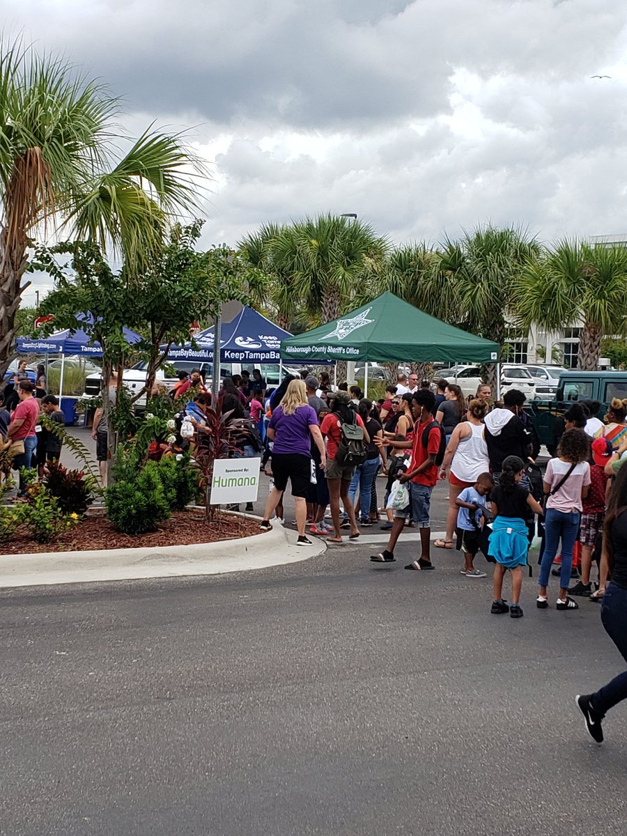 Central Florida Market giving back to the community. #purplelife <a href="/JonFreier/">Jon Freier</a> <a href="/TracyLangeMetro/">Tracy Lange</a>  <a href="/sseay01/">Steve Seay</a>  <a href="/sroberts1402/">ImTurner.eth |⚡ 🦇🔊🇧🇷</a> <a href="/METROBYTMOBILE3/">METRO BY T-MOBILE</a>