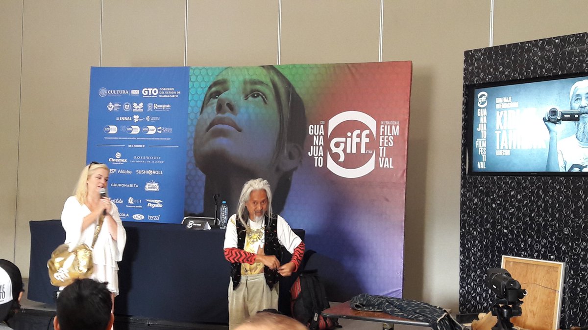 Clase magistral del director KidlatTahimik ayer recibio homenaje aquí en <a href="/giffmx/">Guanajuato Film Fest</a> <a href="/PRENSAGIFF/">PRENSA GIFF</a> <a href="/MaggiOrtega/">Maggie Ortega</a> <a href="/SarahHochMex/">Sarah hoch</a> <a href="/Cinematlan/">Cinematlán</a> <a href="/polifoniared/">Polifonia Red 🎵🎙️💻📻📽️📸🇲🇽</a> #cine #movies <a href="/GUIADELDF/">La CDMX en un tweet</a> <a href="/SonicaTv_/">SonicaTv</a> Aprendiendo de los grandes