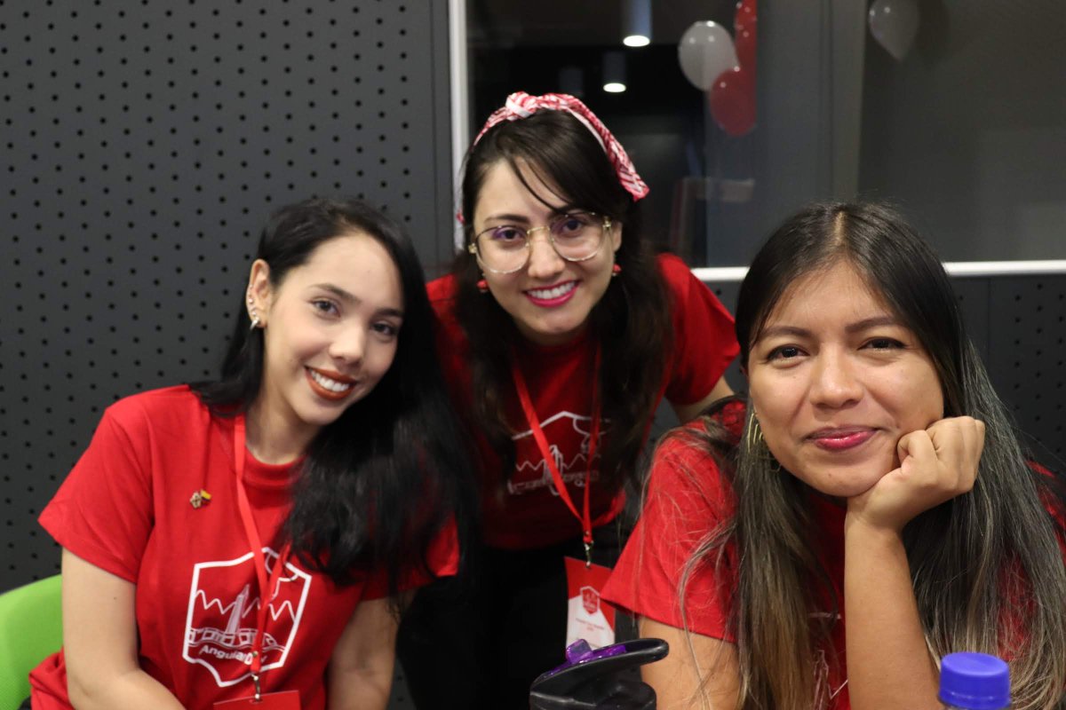 luucamay_'s tweet image. RT pionerasdev &quot;Gente hermosa y tesa que se hace sentir creando comunidad  y hoy le agradecemos a las pioneras vanessamarely melinamejia95 dandre_coder  por organizar #angulardaymed conference 👏💞💃💃💃 https://t.co/U1XUWIOm2o&quot;
