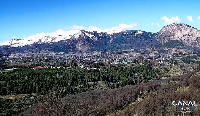 CanalSurPatagon's tweet photo. 📸[12:05] #FotoPostal Sábado 27 julio #invierno19 Temp del momento 7°C Mayormente Soleado en #coyhaique #regiondeaysen #patagonia #chile #instagram #CanalSurPatagonia #SerguritechLimitada #Visit #VisitChile #VisitAysen #Turismo #CarreteraAustral #AysenPatagonia https://t.co/L9ve11md03