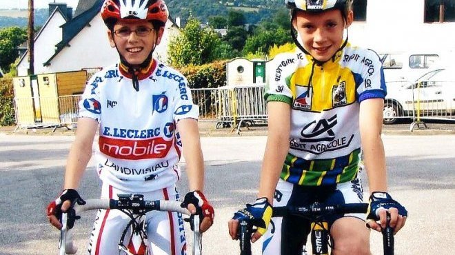 JY_LeBrian's tweet photo. La jeunesse bretonne : 13e du Tour de France et 13e du Tour d'Italie en 2019. @DavidGaudu @MadouasValentin (📷 Châteaulin, juin 2008) https://t.co/yG1HbDGHjI