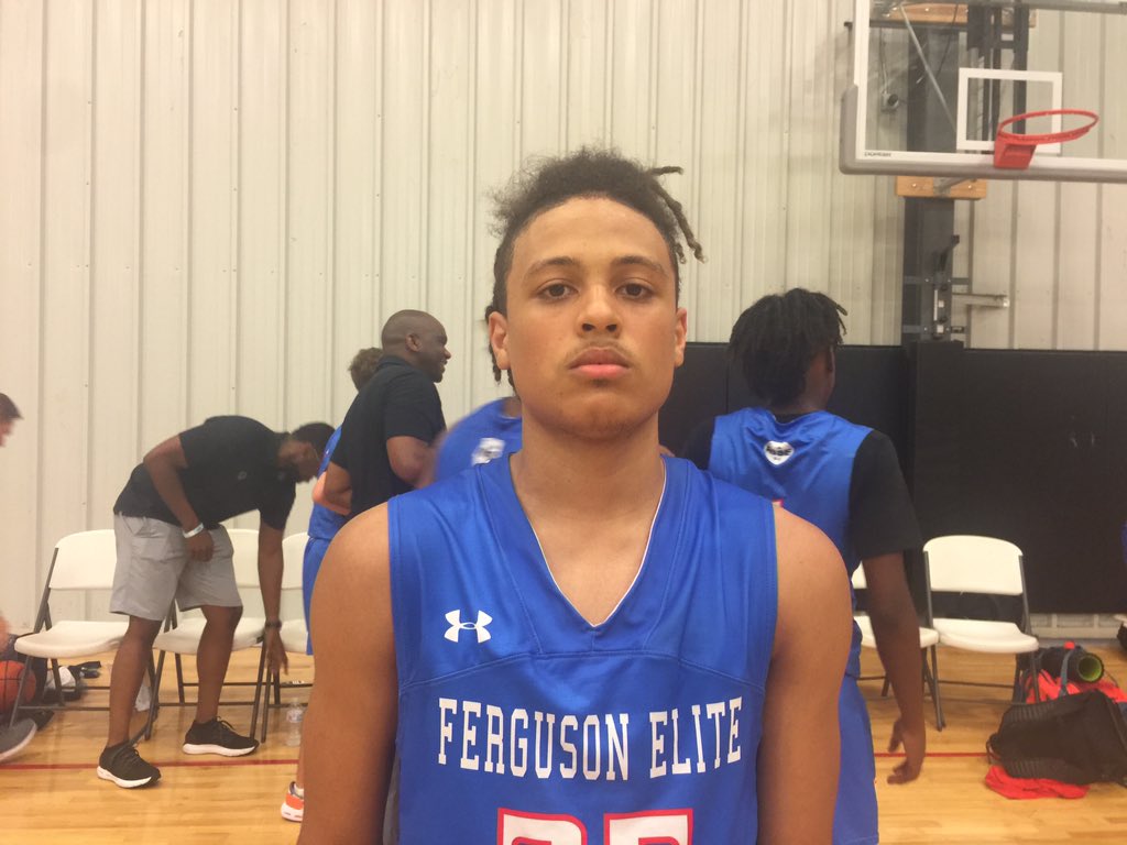 .@FergusonEliteOK put on a show in there matchup against OK Power! Kasai Burton lead the way with his scoring and ability to find the open man, helping Ferguson take control and win by 20 in the second half. @PHCircuit #PrepHoops #PHCircuit