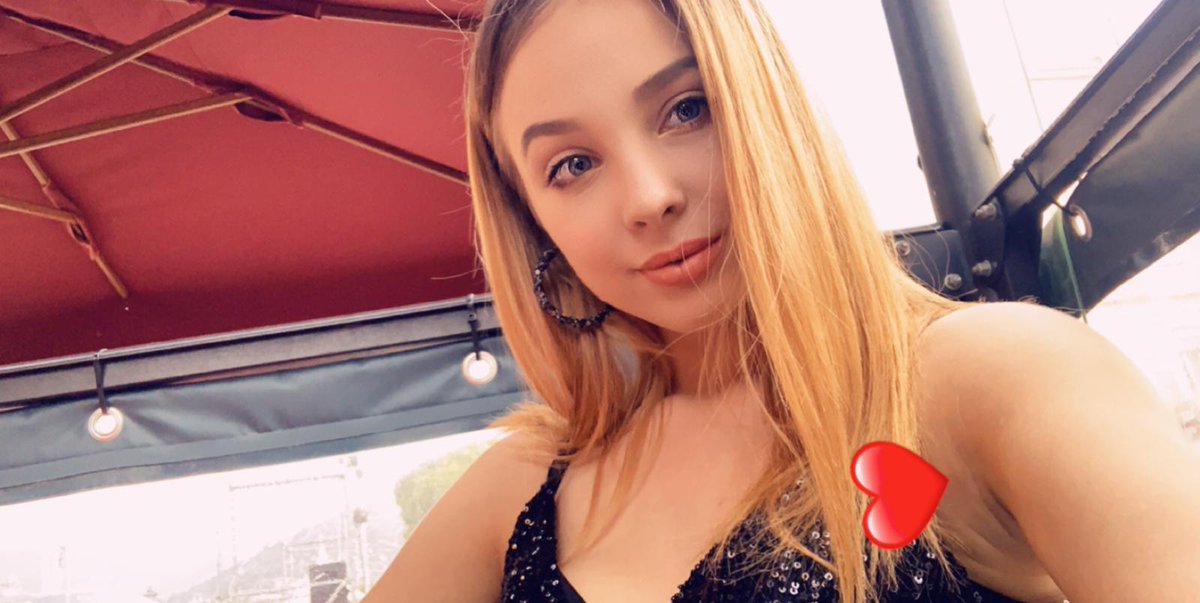 AliceCookiee's tweet photo. I think it's important for girls to be confident. Believe in yourself and... everybody's hot!😋😌🙃 #sweetangel #naughtydevil #sexymouth #camgirl😘😘😘
        (link: https://t.co/VaiT8RAOh8) https://t.co/QUVhmqEzcy…
   @Zpromotes @sexmodena @xhottestchicks https://t.co/3VzuB1u57Z