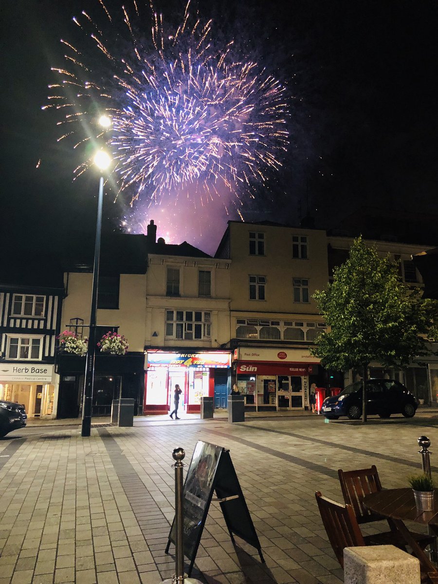 banightsuk's tweet photo. Enjoying Maidstone River Festival’s firework finale 👏🏻👏🏻. @MstoneRiverFest 
#maidstone #maidstoneriverfestival
#fireworks https://t.co/KeR7e4Kz7I