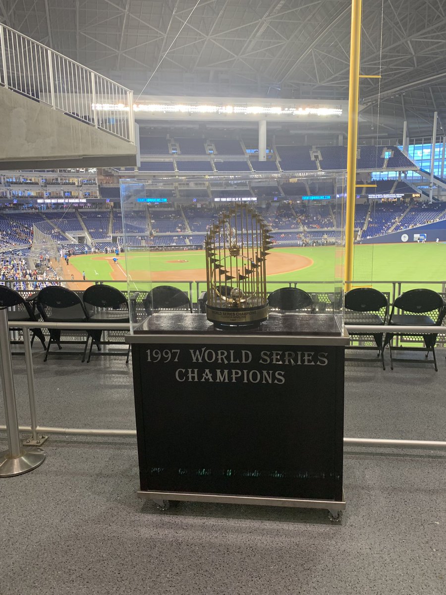 dprich110's tweet photo. #ThrowbackWeekend #throwback19 #ourcolores #JuntosMiami @marlinsfan9 @MarlinsPark @Marlins https://t.co/J5Ygbl6Kob