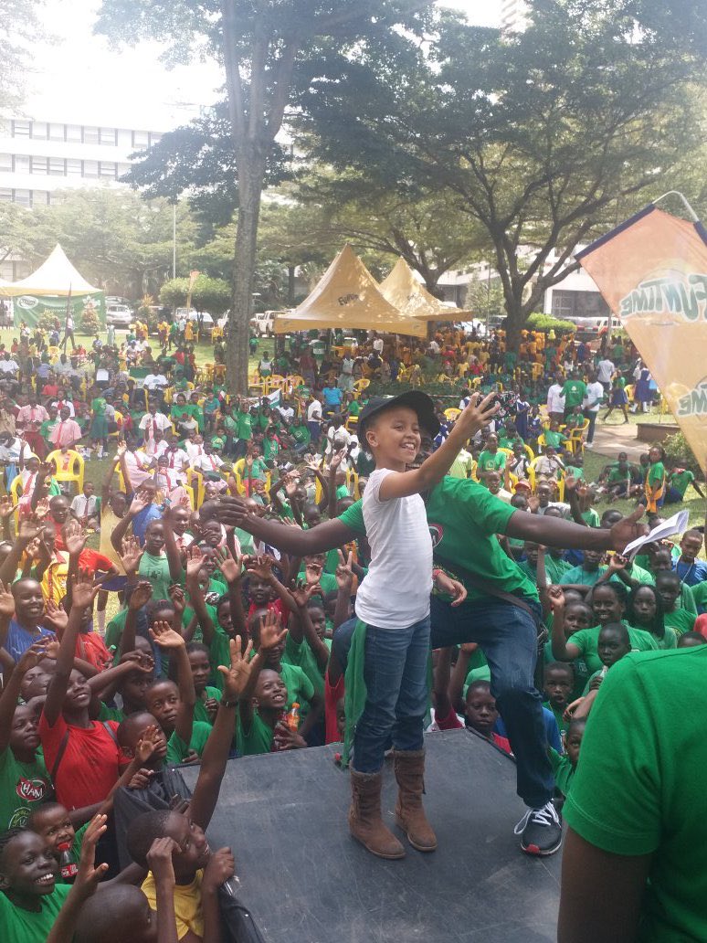 EllyanneCGithae's tweet photo. @JacobOulanyah @LilGreenHandsUg Your excellency it was a huge pleasure to cross the border 🇺🇬🇰🇪& join UGANDANS to tell the world #ClimateChange is now a Crisis. Political goodwill & clear policies are critical #ClimateChangeMarch19 @KoinangeJeff @1o5CleanEnergy @CWN_ORG @DailyMonitor @StateHouseKenya @Ugaman01 https://t.co/5xp2bAsLui