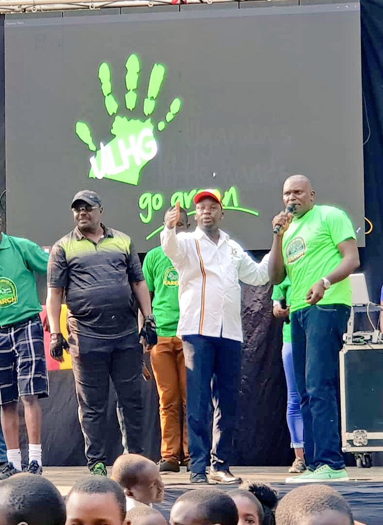 EllyanneCGithae's tweet photo. @JacobOulanyah @LilGreenHandsUg Your excellency it was a huge pleasure to cross the border 🇺🇬🇰🇪& join UGANDANS to tell the world #ClimateChange is now a Crisis. Political goodwill & clear policies are critical #ClimateChangeMarch19 @KoinangeJeff @1o5CleanEnergy @CWN_ORG @DailyMonitor @StateHouseKenya @Ugaman01 https://t.co/5xp2bAsLui