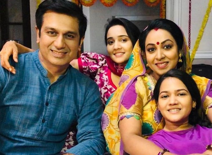 sidnaazxmagic's tweet photo. Love them all...Plz don't end our show...#YUDKBHDeservesExtension
@SonyTV
#SaveYUDKBH #YehUnDinonKiBaatHai #SonySaveYUDKBH #ProtectYUDKBH #DontEndYUDKBH
@SonyLIV
@ShashiSumeet
@sumeethmittal
@irandeeprai
@Ashisinghh https://t.co/ZylGrpsMO4