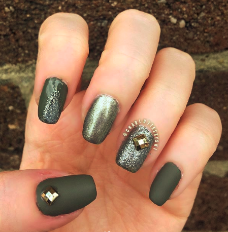 SensatioNailUK's tweet photo. Our #EndlessStyle knows no bounds in the summer. These are our favourite looks for the season. Be sure to grab the matching polishes to complete the look! https://t.co/peBfV0fa8p https://t.co/eG3VSbWvMX