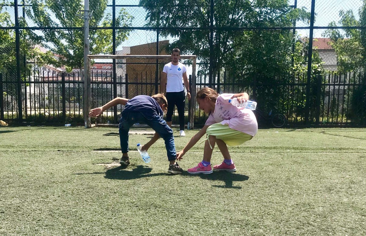 ANESTAPS's tweet photo. 🇽🇰 Jour 1️⃣3️⃣ - #ProjetKosovo 🇽🇰
Aujourd’hui la #TeamSTAPS était à Fushë Kosovë avec @tip_kosovo !
Encore une belle journée, avec le sourire de tous ces jeunes enfants. 😁❤️
#ANESTAPSLife
#STAPSauKosovo
@pl4y https://t.co/TAQCePRfDP
