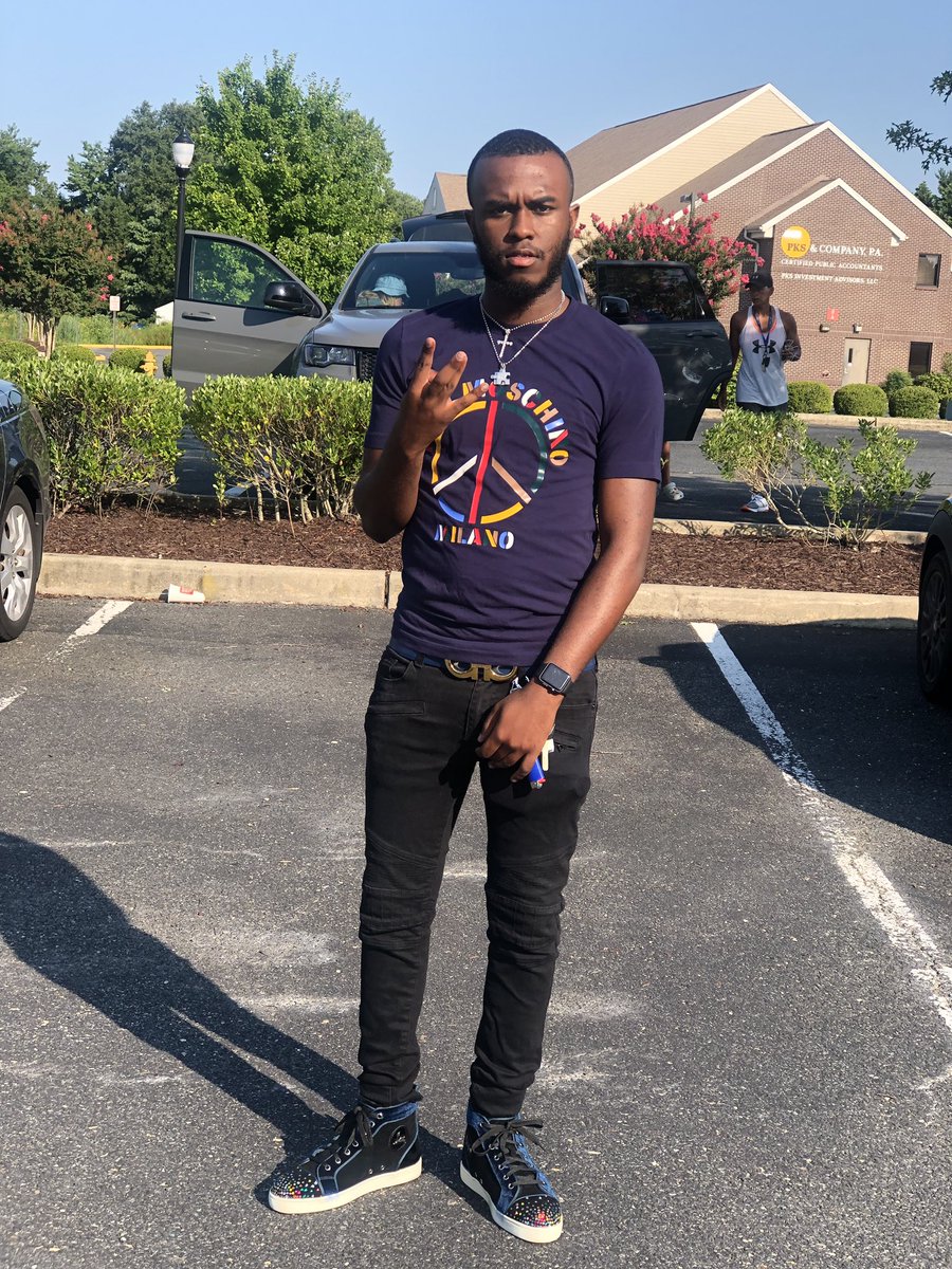 Hahn2_'s tweet photo. Put My Dawg To Rest Today Shit Ah Never Be The Same💔💔 ....Love You Cuz See You When I Get There #LongLiveLorCharlie4eva @Ant103_ https://t.co/Bx0FJI8KDk