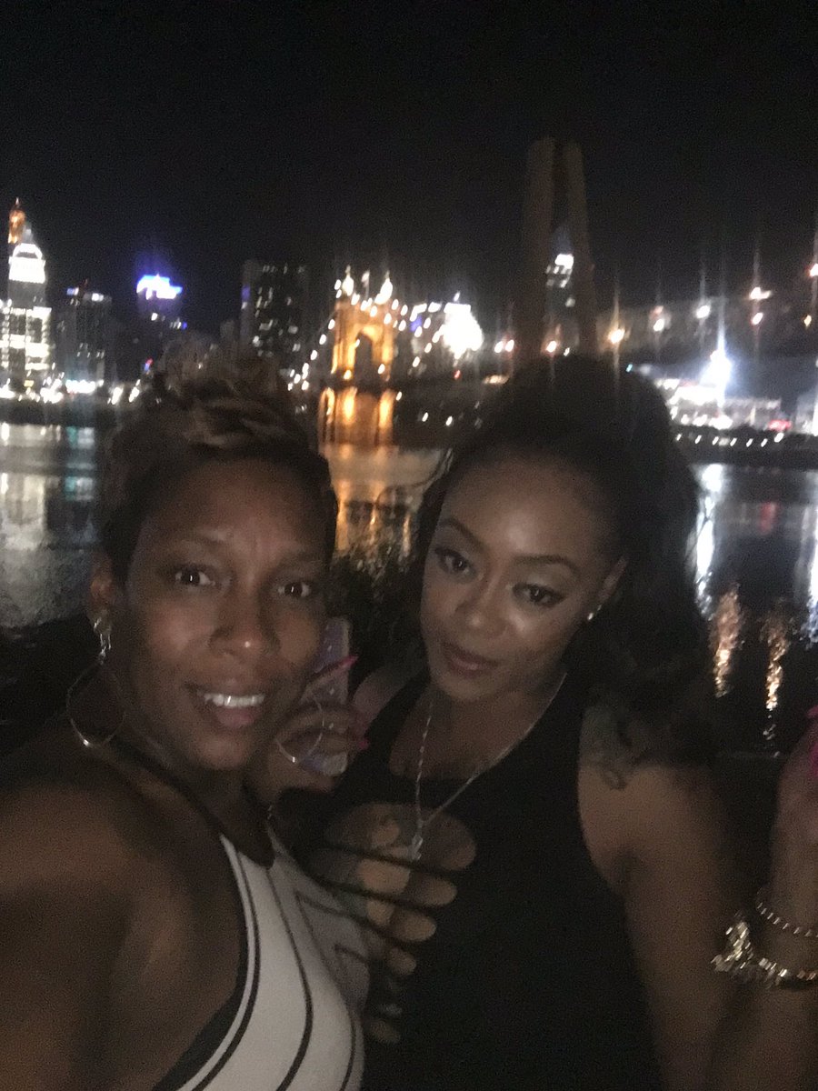 1solid_bitch's tweet photo. Summer nights looking over the city #DopeNights #DopeLives https://t.co/wUJjRPvFfV