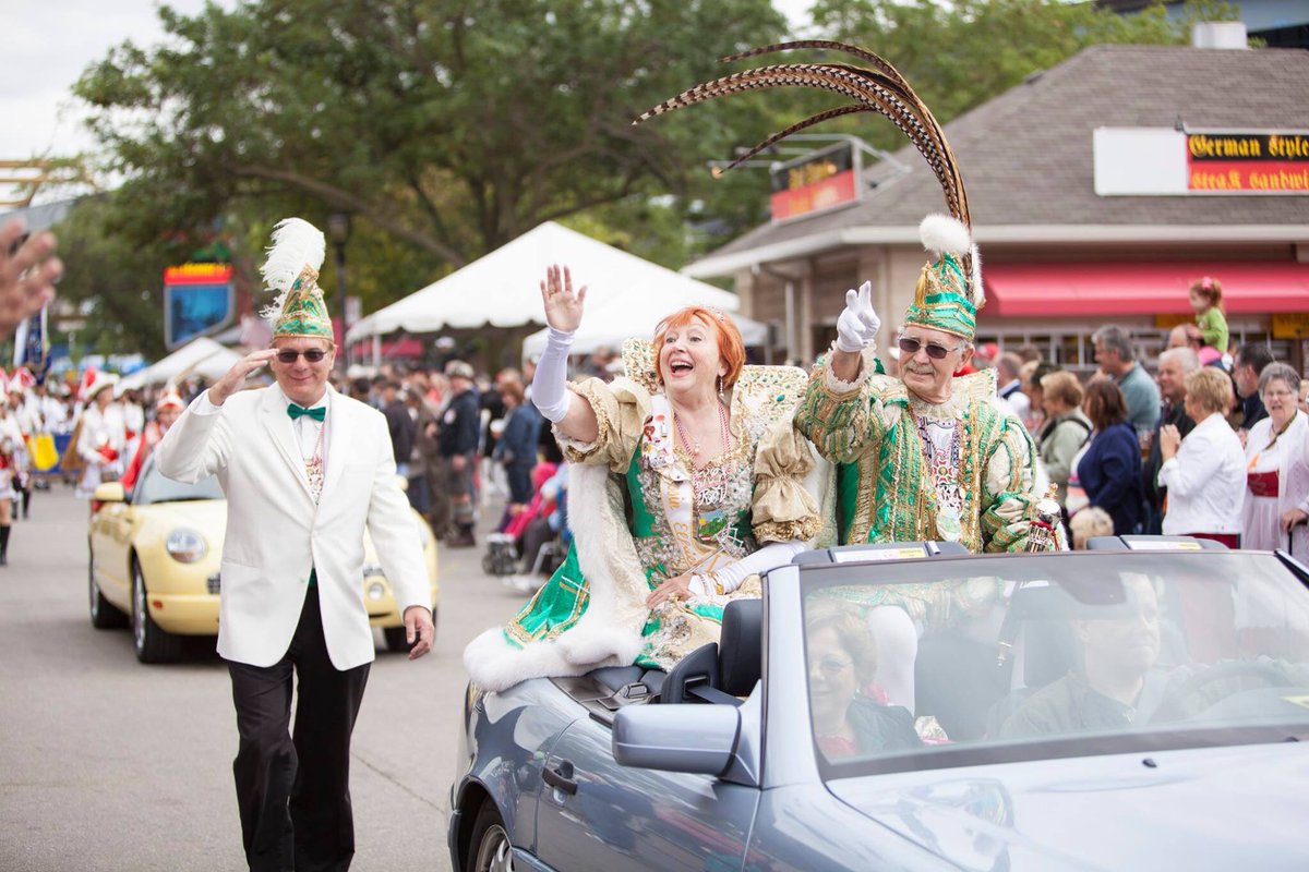 Trachtenschau, Mardi Gras and the GERMAN FEST PARADE, oh my!  Today's a great day for a little German culture! #GetYourDeutschOn