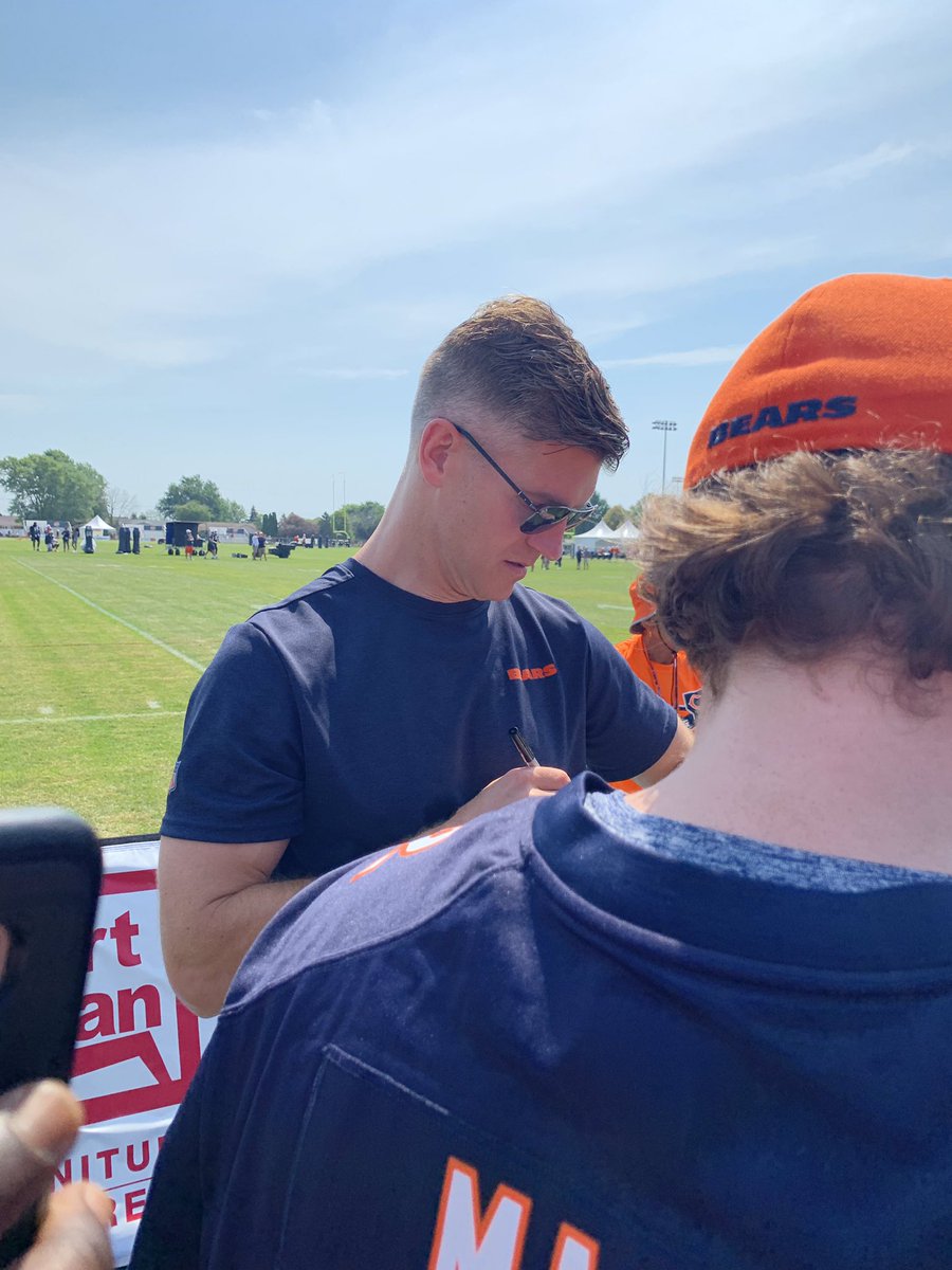 BilMalik15's tweet photo. Thank you to the @ChicagoBears for making today’s training camp visit a memorable experience! Thank you to Mr. George McCaskey, GM Ryan Pace, Coach Nagy, and QB @tbrayvol8 for taking the time to meet me! #ChasingGreat #BearsCamp https://t.co/G4IBXeF4BL