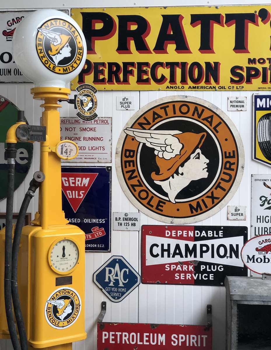 LisaMarieFranks's tweet photo. 🖤What Is The Difference Between A Hoarder & A Collector? This Is The Answer🖤 Today I Visited @ Oakham Treasures, Bristol. If You Haven’t Been Before Then You Need To! The Most Fabulous Display Of Shop Advertising You Will EVER See!#oakhamtreasures #enamelsigns #shopadvertising https://t.co/QM1u4ra3IV