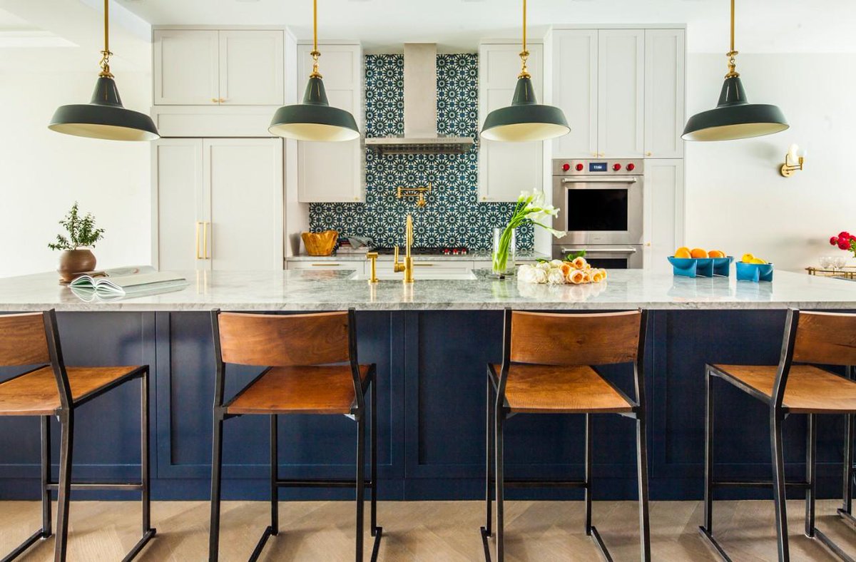 FoodNetwork's tweet photo. RT if you're feeling inspired by these 25 tile backsplash ideas 😍(Like this one that really packs a punch in a small space!)
https://t.co/JuYzUXQ5la #FantasyKitchen https://t.co/lSDFHRB9kJ