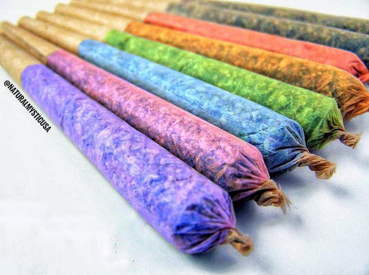 hemptivas's tweet photo. Taste the rainbow!!😁🌈✨
Add some spice in your LIFE!👌🏽
.
.
Follow 👉@hemptivas
📸@naturalmysticusa https://t.co/btPSasiMq3