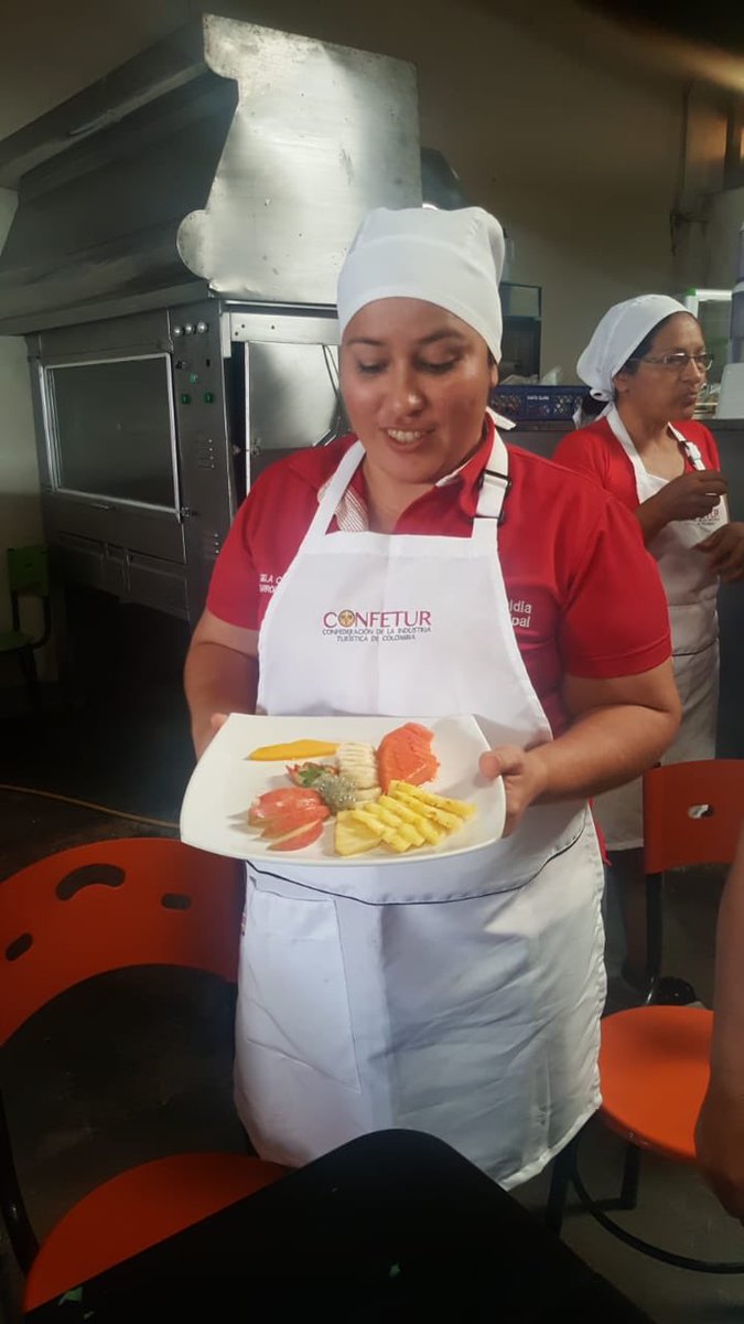 Ayer fue el día 5 del Taller de Cocina Internacional, la temática del día frutas 🍇🍓🍎 gracias a Confetur, CorpoDuda y Cristales Travel &amp; Adventure por desarrollar este tipo de eventos. #cocinameta #confetur #colombia #llano #meta #cocina #cocinacolombiana #cocinando #Atención