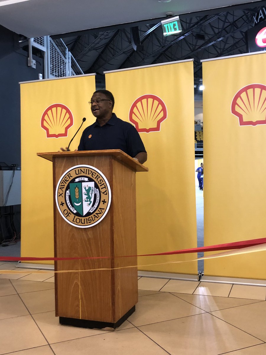 brennavial's tweet photo. Today we provided school supplies for over 4,300 students at the NOLA #Back2SchoolFest sponsored by @Shell_US. Because of this partnership, thousands of students are now ready for the new school year. ✂️📚📓📝@NOLAnews @WWLTV https://t.co/hqQhEb8kP9