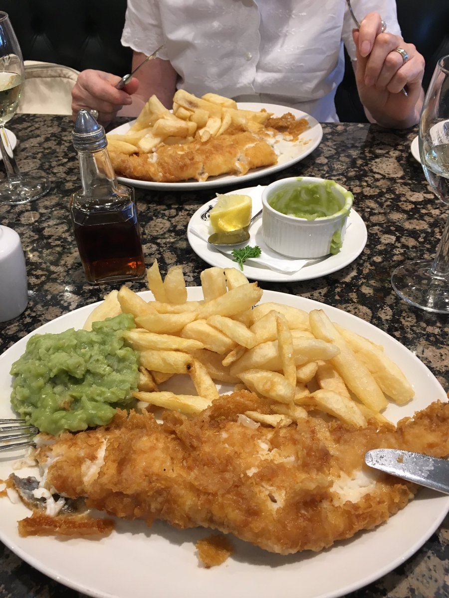 andrewvarley's tweet photo. Just another weekend in #Whitby #trenchers #steampunk #steampunkweekend #fishandchips https://t.co/8fF4G3baGM