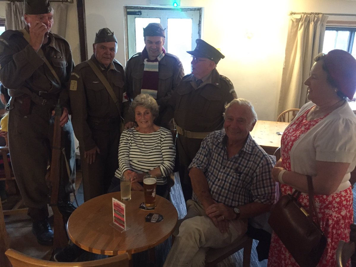 FoxGarboldisham's tweet photo. Another great night @thefoxreturns many thanks to @DAThetford for making @norfolk #MakingMemories #commuitypub https://t.co/F8vYTXx3Zt
