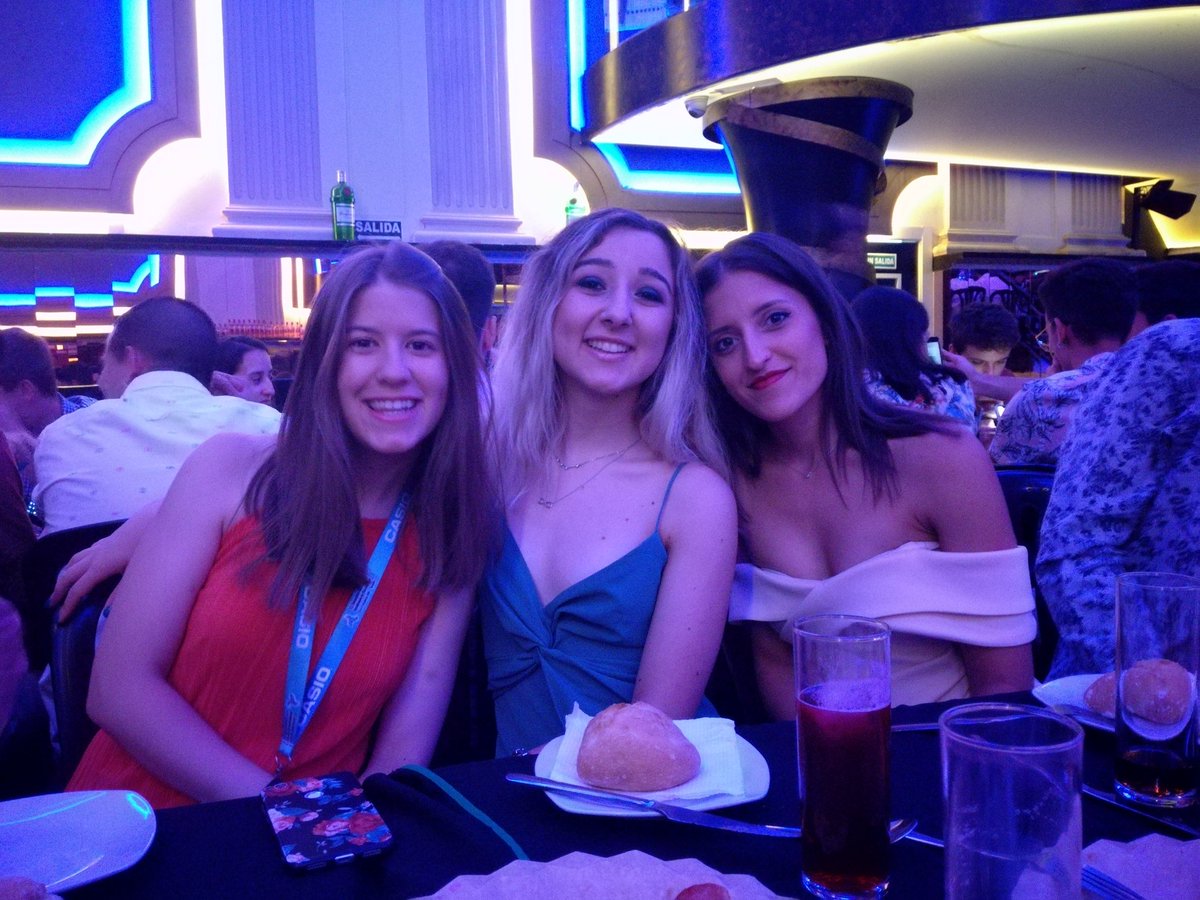 Ha sido un honor participar en la organización del XX ENEM.
He aprendido a ser mejor persona, más madura, a trabajar en equipo, a compartir cargas, dificultades y éxitos.
He aprendido a hablar ante una audiencia de 300 personas. Cosa que nunca me imaginé. 
Os quiero a todos ❤.