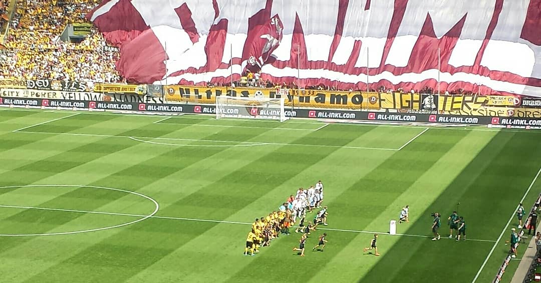 FreitalonTour's tweet photo. SGD vs FCN 0:1 Z: 30000
Schade #sgd1953 #ftlot #rhs #buli #sgdfcn #SchickmaneEmail #lenny #unvergessen https://t.co/ZWZtoC8fpg