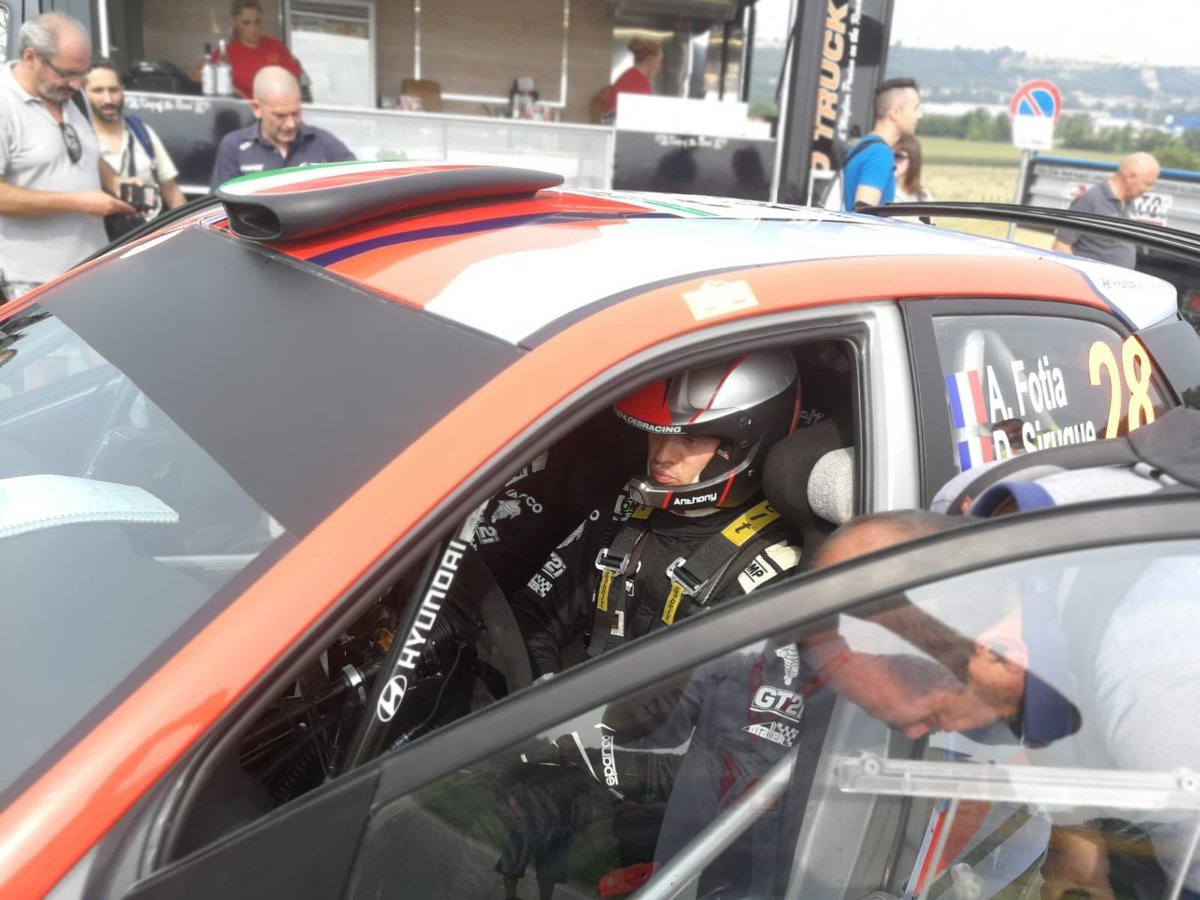 ➡️➡️📣Questo weekend #7 <a href="/UScandola/">Umberto Scandola</a> e il pilota francese #28 Anthony Fotia con le loro due Hyundai i20 R5 New Generation, saranno al via del Rally di Alba per la tappa del Campionato Italiano WRC! 
Questa sera la Super Prova Speciale e da domani si fa sul serio🔝💯
#RA