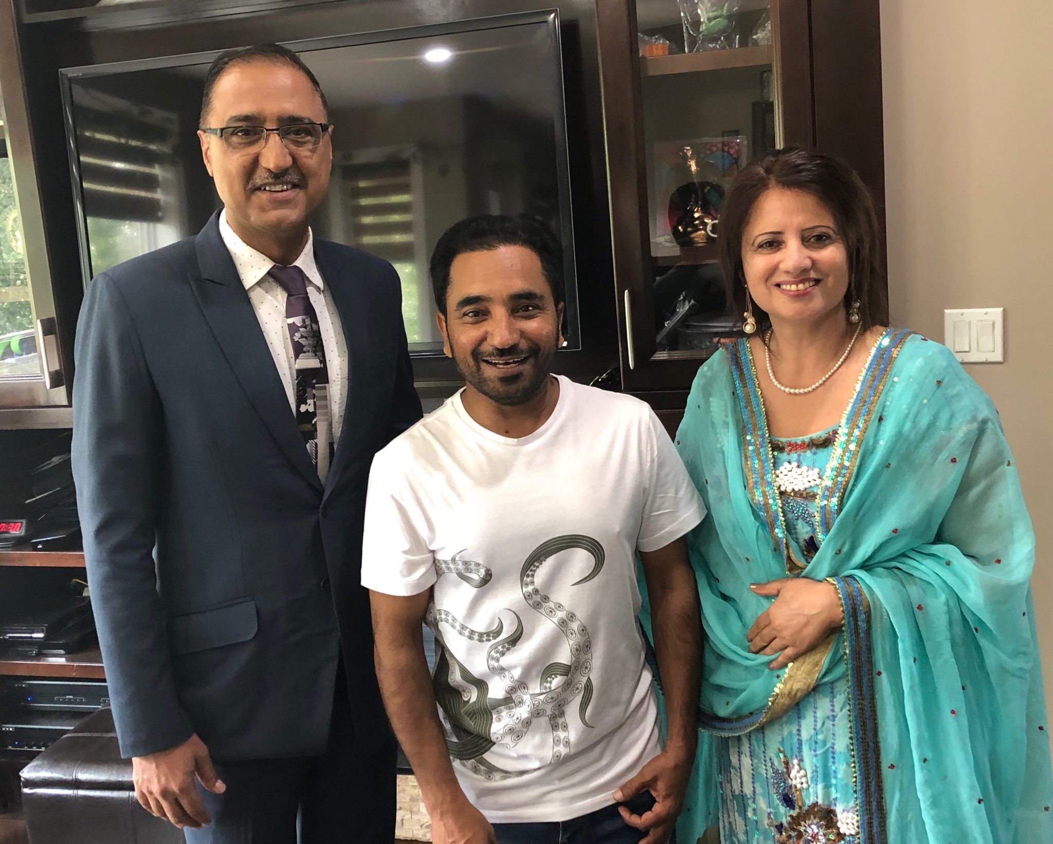 Amarjeet Sohi on X: "Welcome to Edmonton, Rana Ranbir! Good luck with your  show tonight. https://t.co/3DesWNMOxv" / X