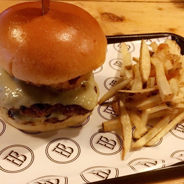 With the #rugby coming up this month, pick the right place to celebrate afterwards with a burger &amp; a pint!🏉🍔🍺

#food #burger #pint #sport #cardiff #restaurant #wales #beer #bar #cocktail #drink #foodie