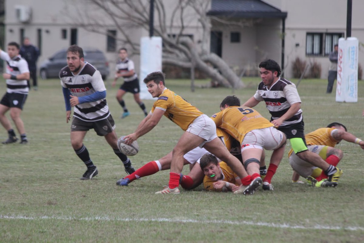 TiempodeRugby's tweet photo. #RegionalNEA 🇦🇷🏉 
Final en Intermedia !!
CURNE campeón !
Venció 20-8 Aranduroga y sumó un nuevo título regional !! https://t.co/sd5Y3WDiCc