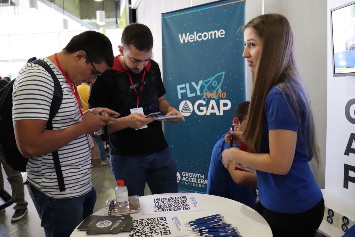 angulardaymed's tweet image. Agradecemos a todos nuestros patrocinadores que nos brindaron su apoyo para la consecución de este evento. 
#AngularDayMed
⁦@wolox⁩ ⁦@GAPapps⁩ ⁦@Globant⁩ ⁦@endava⁩