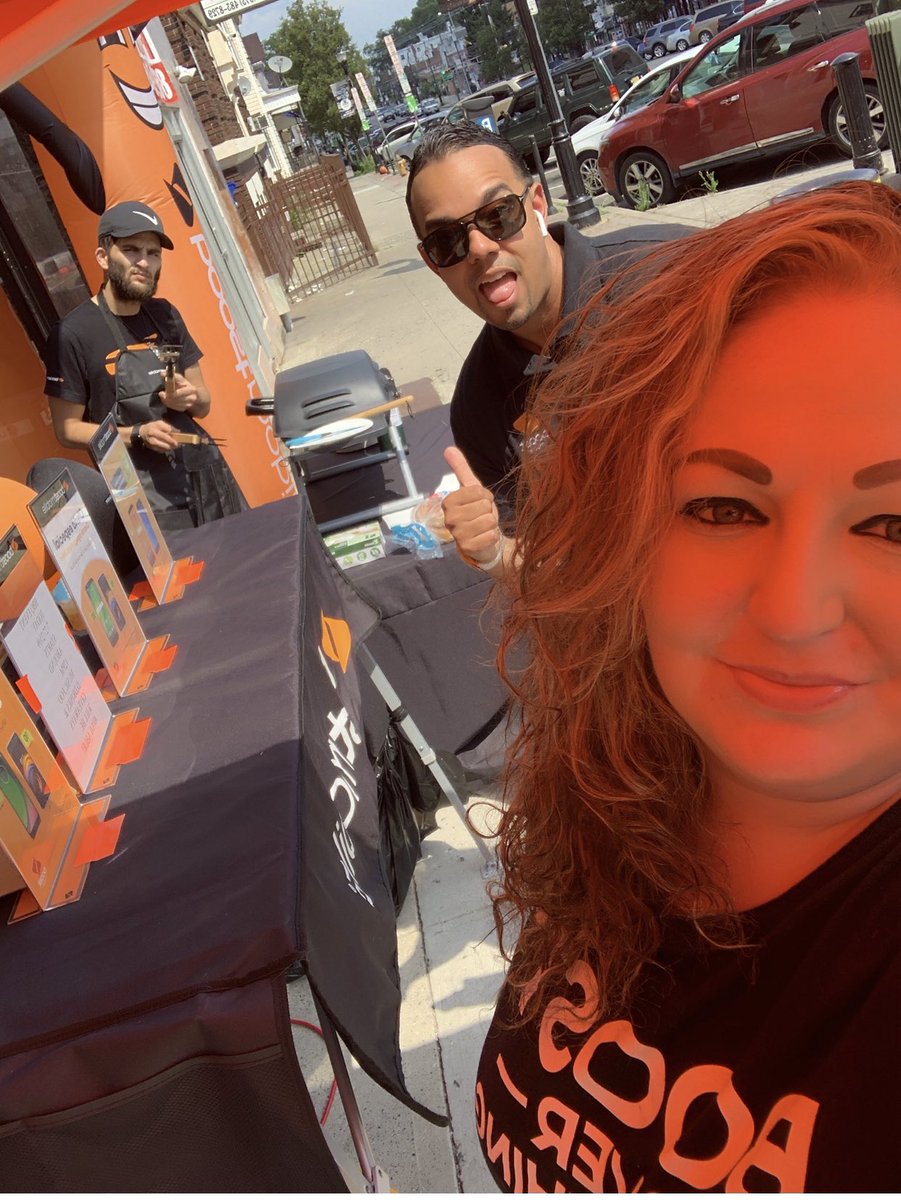 Brick647's tweet photo. Come out and join the bbq!         Food, drinks and giveaways! Brickcity Wireless Team 
#HyperSideWalk 
@WilOrtiz417 @hyperlinkusa @luishyperlink @timohyperlink @joeboost_spg @Dk1team1dream https://t.co/8oB4zprKGd