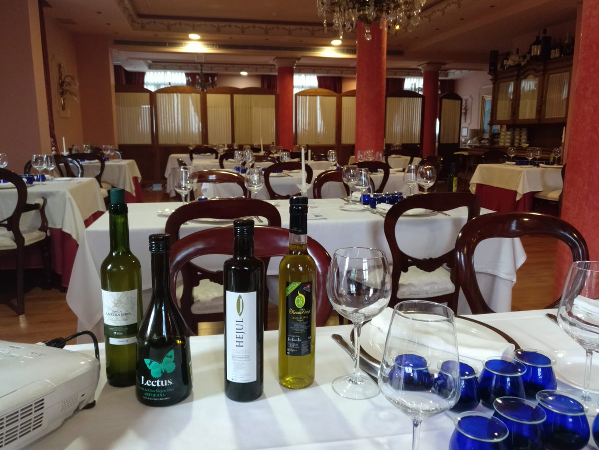 zeytum's tweet photo. Todo listo para la cata de Los otros Riojas en @PalacioAzcarate en Ezcaray con @AceitesHejul Lectus Aceites de La Rioja @lariojaturismo #Zeytum #AOVE #Cata https://t.co/8Ofs2Ky0rp