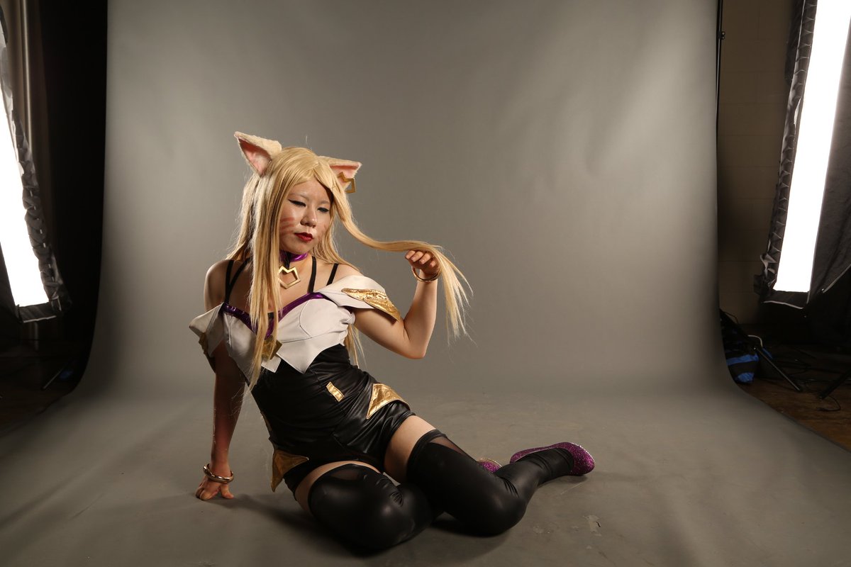 CadenHart_Cos's tweet photo. On set, ready for the photoshoot 📸

#Ahri #kda #kdaahri #KDAweek #KPOP #LeagueOfLegends #game #Cosplay #cosplayphotography #cosplayersofinstagram #animenorth #animenorth2019 https://t.co/zAkaGTMbSP