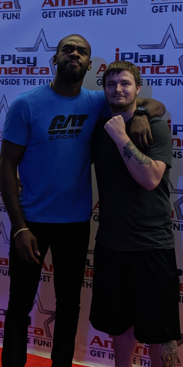 doublechampray's tweet image. Met one of the greatest fighters ever today , and got some great advice from him. Thanks champ🐐🔥 @JonnyBones