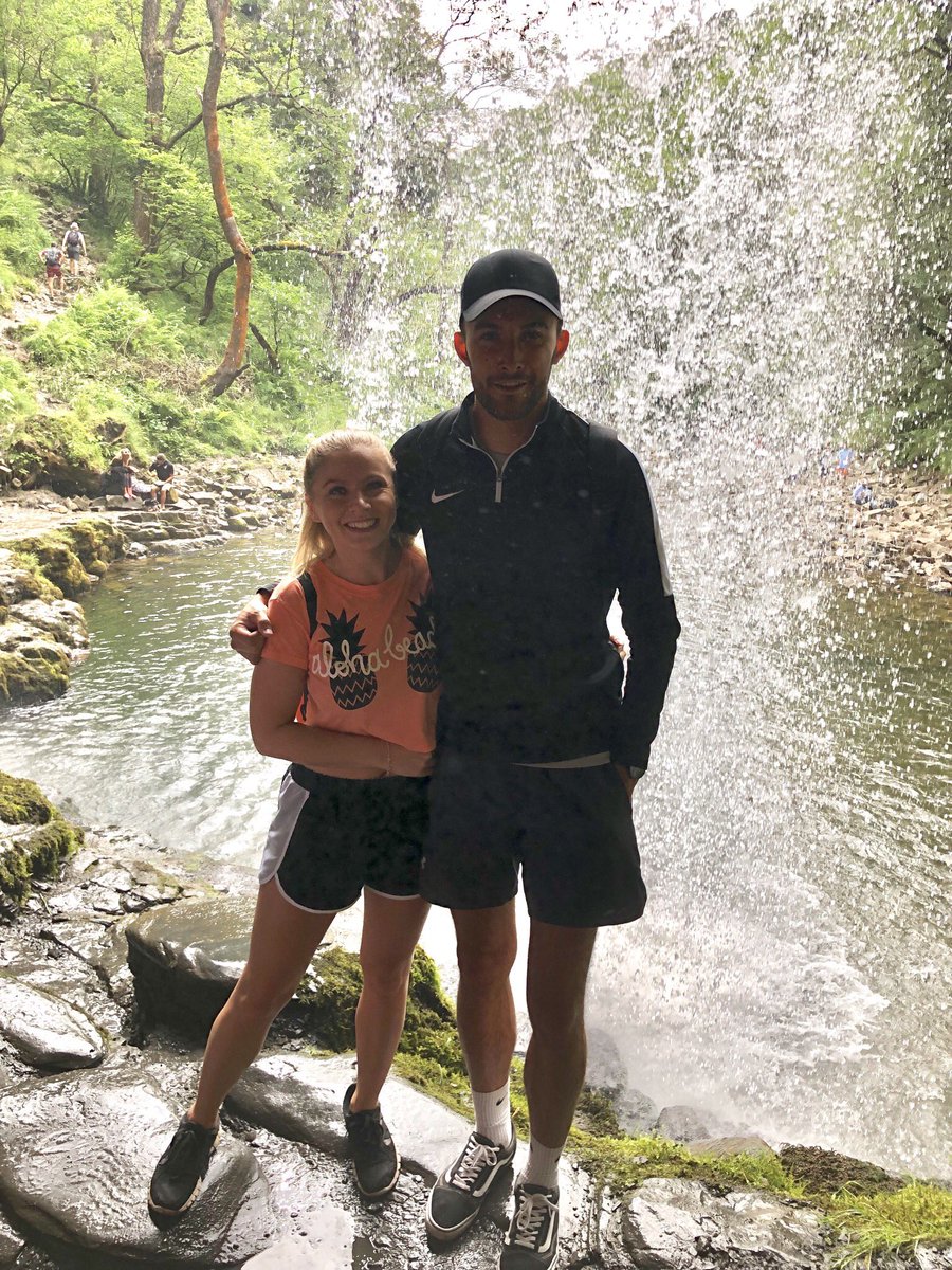 AbbeyGullick's tweet photo. #DoGoChasingWaterfalls @jordanburnell91 😂😂😂💁🏼‍♀️ https://t.co/13R2D95VBz